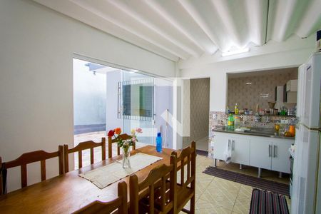 Casa à venda com 94m², 2 quartos e 2 vagasCozinha/Área de serviço