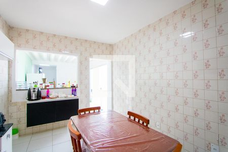 Casa à venda com 94m², 2 quartos e 2 vagasCopa