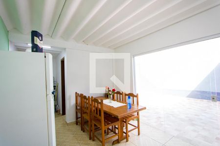 Casa à venda com 94m², 2 quartos e 2 vagasCozinha/Área de serviço