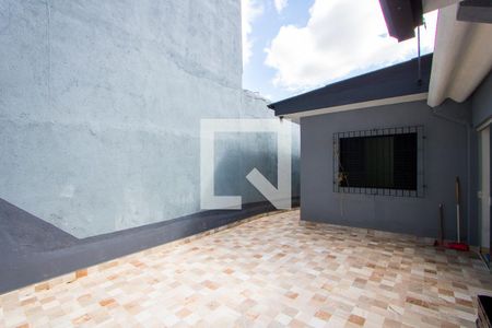 Casa à venda com 94m², 2 quartos e 2 vagasQuintal