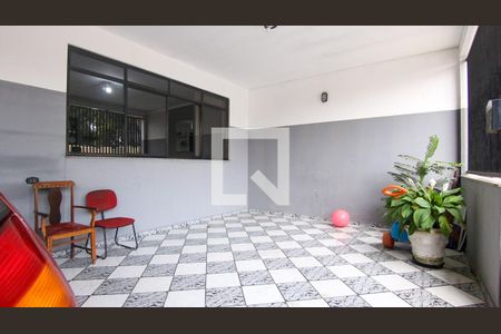 Casa à venda com 320m², 5 quartos e 4 vagas Casa à venda com 320m², 5 quartos e 4 vagasÁrea comum