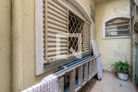 Casa à venda com 119m², 2 quartos e 1 vagaCorredor Lateral