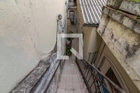 Casa à venda com 119m², 2 quartos e 1 vagaCorredor Lateral - Escada