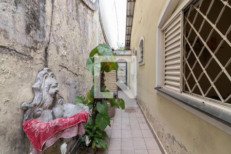 Casa à venda com 119m², 2 quartos e 1 vagaCorredor Lateral