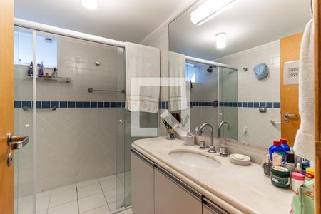 Apartamento à venda com 257m², 3 quartos e 2 vagas Apartamento à venda com 257m², 3 quartos e 2 vagasBanheiro 1 da Suíte