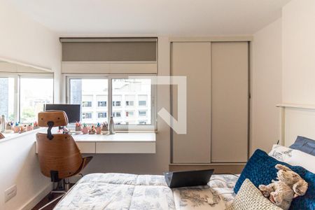 Apartamento à venda com 257m², 3 quartos e 2 vagas Apartamento à venda com 257m², 3 quartos e 2 vagasQuarto 2