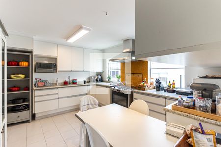 Apartamento à venda com 257m², 3 quartos e 2 vagas Apartamento à venda com 257m², 3 quartos e 2 vagasCozinha