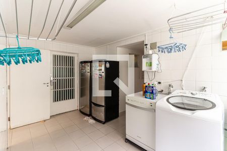 Apartamento à venda com 257m², 3 quartos e 2 vagas Apartamento à venda com 257m², 3 quartos e 2 vagasÁrea de Serviço