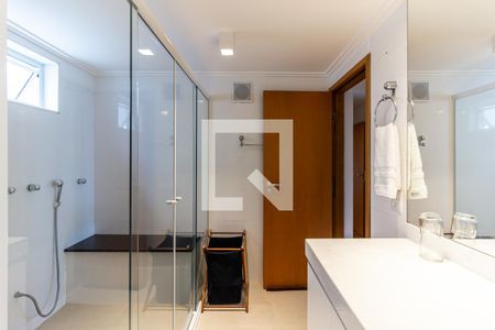 Apartamento à venda com 257m², 3 quartos e 2 vagas Apartamento à venda com 257m², 3 quartos e 2 vagasBanheiro 2 da Suíte