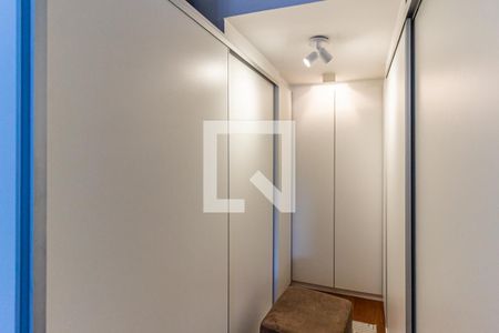 Apartamento à venda com 257m², 3 quartos e 2 vagas Apartamento à venda com 257m², 3 quartos e 2 vagasCloset da Suíte