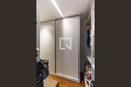 Apartamento à venda com 257m², 3 quartos e 2 vagas Apartamento à venda com 257m², 3 quartos e 2 vagasCloset do Quarto 2