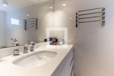 Apartamento à venda com 257m², 3 quartos e 2 vagas Apartamento à venda com 257m², 3 quartos e 2 vagasBanheiro 2 da Suíte