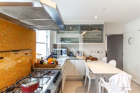 Apartamento à venda com 257m², 3 quartos e 2 vagas Apartamento à venda com 257m², 3 quartos e 2 vagasCozinha