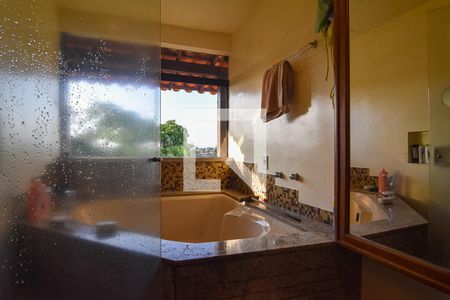 Casa à venda com 340m², 4 quartos e 4 vagas Casa à venda com 340m², 4 quartos e 4 vagasBanheiro do Quarto 2