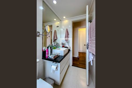 Apartamento à venda com 81m², 3 quartos e 2 vagasBanheiro da Suíte