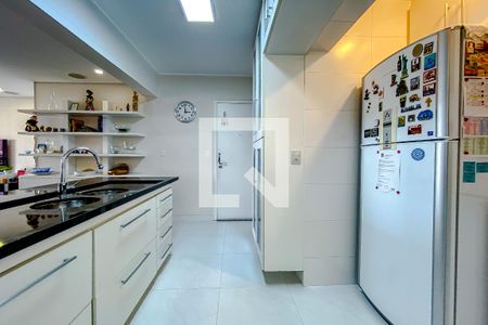 Apartamento à venda com 81m², 3 quartos e 2 vagasCozinha