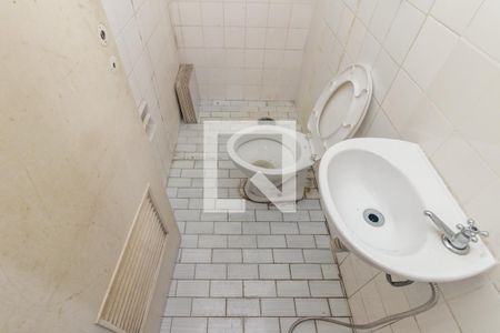 Apartamento à venda com 141m², 2 quartos e sem vaga Apartamento à venda com 141m², 2 quartos e sem vagaBanheiro de Serviço