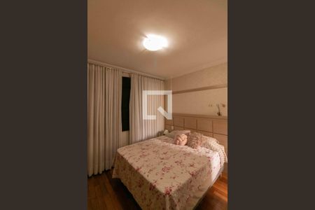 Apartamento à venda com 156m², 3 quartos e 3 vagas Apartamento à venda com 156m², 3 quartos e 3 vagasQuarto 3 Suite