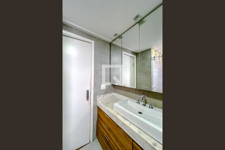 Apartamento à venda com 100m², 3 quartos e 2 vagasBanheiro da Suíte