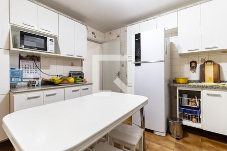 Casa à venda com 168m², 3 quartos e 2 vagas Casa à venda com 168m², 3 quartos e 2 vagasCozinha