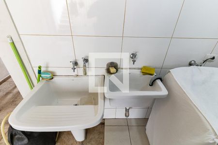 Casa à venda com 168m², 3 quartos e 2 vagas Casa à venda com 168m², 3 quartos e 2 vagasLavanderia