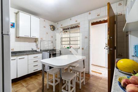 Casa à venda com 168m², 3 quartos e 2 vagas Casa à venda com 168m², 3 quartos e 2 vagasCozinha