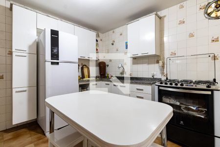 Casa à venda com 168m², 3 quartos e 2 vagas Casa à venda com 168m², 3 quartos e 2 vagasCozinha