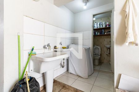 Casa à venda com 168m², 3 quartos e 2 vagas Casa à venda com 168m², 3 quartos e 2 vagasLavanderia