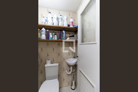 Casa à venda com 168m², 3 quartos e 2 vagas Casa à venda com 168m², 3 quartos e 2 vagasBanheiro de Serviço