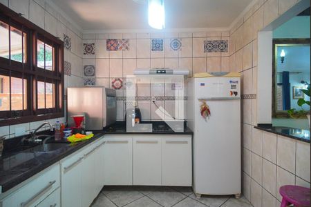 Casa à venda com 160m², 4 quartos e 2 vagas Casa à venda com 160m², 4 quartos e 2 vagasCozinha