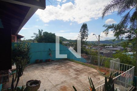 Casa à venda com 160m², 4 quartos e 2 vagas Casa à venda com 160m², 4 quartos e 2 vagasVaranda