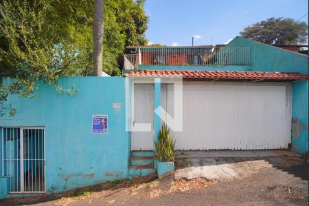 Casa à venda com 160m², 4 quartos e 2 vagas Casa à venda com 160m², 4 quartos e 2 vagasFachada