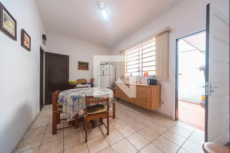 Casa à venda com 250m², 2 quartos e 5 vagas Casa à venda com 250m², 2 quartos e 5 vagasCopa