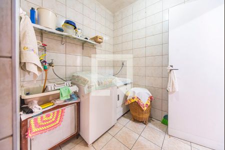 Casa à venda com 250m², 2 quartos e 5 vagas Casa à venda com 250m², 2 quartos e 5 vagasÁrea de Serviço