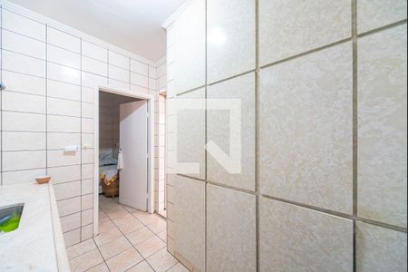 Casa à venda com 250m², 2 quartos e 5 vagas Casa à venda com 250m², 2 quartos e 5 vagasCozinha