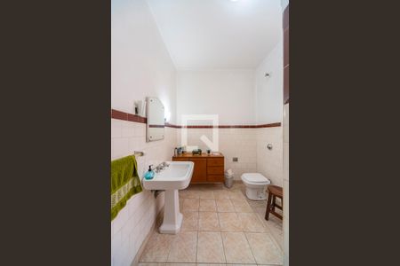 Casa à venda com 250m², 2 quartos e 5 vagas Casa à venda com 250m², 2 quartos e 5 vagasBanheiro Social