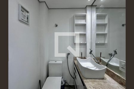 Apartamento à venda com 96m², 2 quartos e 1 vaga Apartamento à venda com 96m², 2 quartos e 1 vagaBanheiro