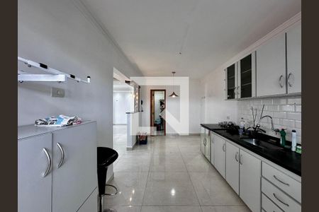 Apartamento à venda com 96m², 2 quartos e 1 vaga Apartamento à venda com 96m², 2 quartos e 1 vagaCozinha