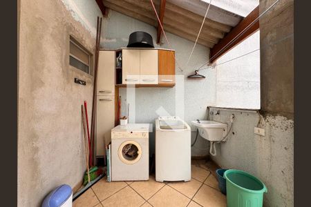 Apartamento à venda com 144m², 3 quartos e 2 vagas Apartamento à venda com 144m², 3 quartos e 2 vagasLavanderia