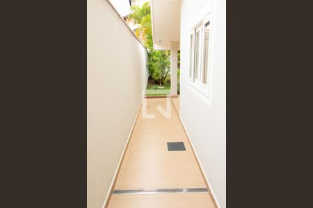 Casa de condomínio à venda com 394m², 4 quartos e 5 vagasCORREDOR LATERAL