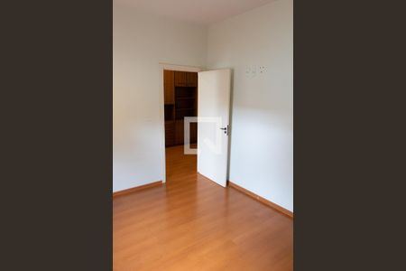 Casa de condomínio à venda com 394m², 4 quartos e 5 vagasSUITE 1