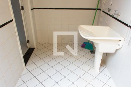 Casa de condomínio à venda com 394m², 4 quartos e 5 vagasÁREA DE SERVIÇO