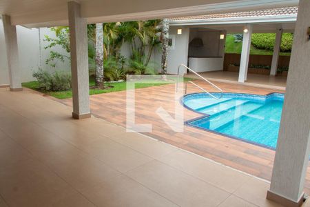 Casa de condomínio à venda com 394m², 4 quartos e 5 vagasÁREA EXTERNA FUNDOS
