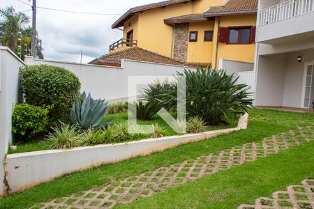 Casa de condomínio à venda com 394m², 4 quartos e 5 vagasÁREA EXTERNA FRENTE