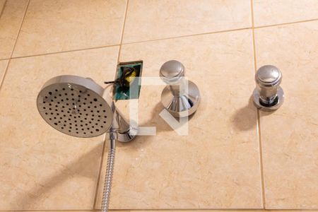 Casa de condomínio à venda com 394m², 4 quartos e 5 vagasBANHEIRO SUITE 2