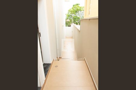 Casa de condomínio à venda com 394m², 4 quartos e 5 vagasCORREDOR LATERAL