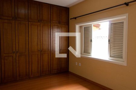 Casa de condomínio à venda com 394m², 4 quartos e 5 vagasSUITE 1