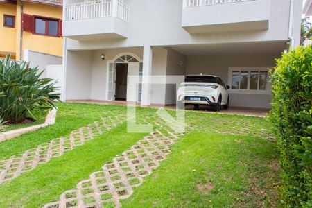 Casa de condomínio à venda com 394m², 4 quartos e 5 vagasÁREA EXTERNA FRENTE