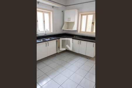 Casa de condomínio à venda com 394m², 4 quartos e 5 vagasCOZINHA 1 PISO