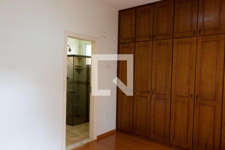 Casa de condomínio à venda com 394m², 4 quartos e 5 vagasSUITE 1